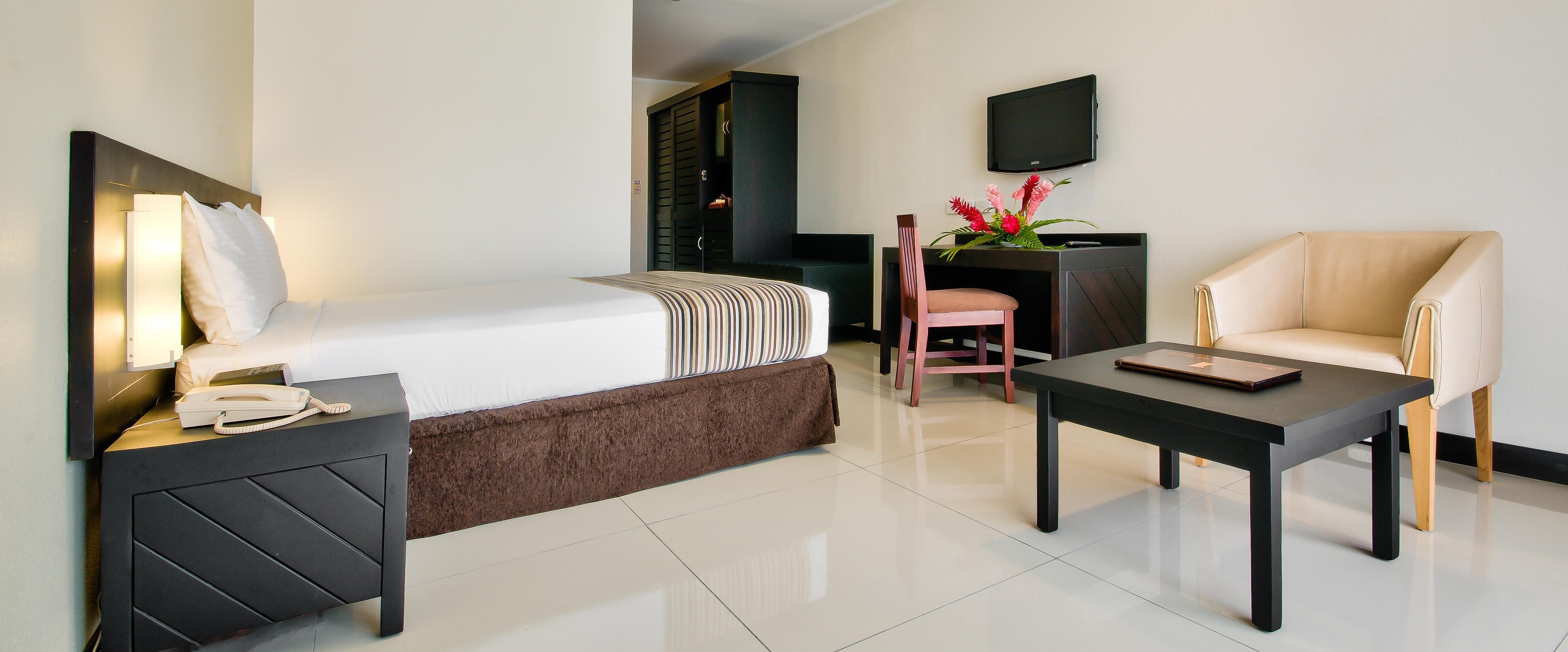 Tanoa Waterfront Hotel Лаутока Экстерьер фото